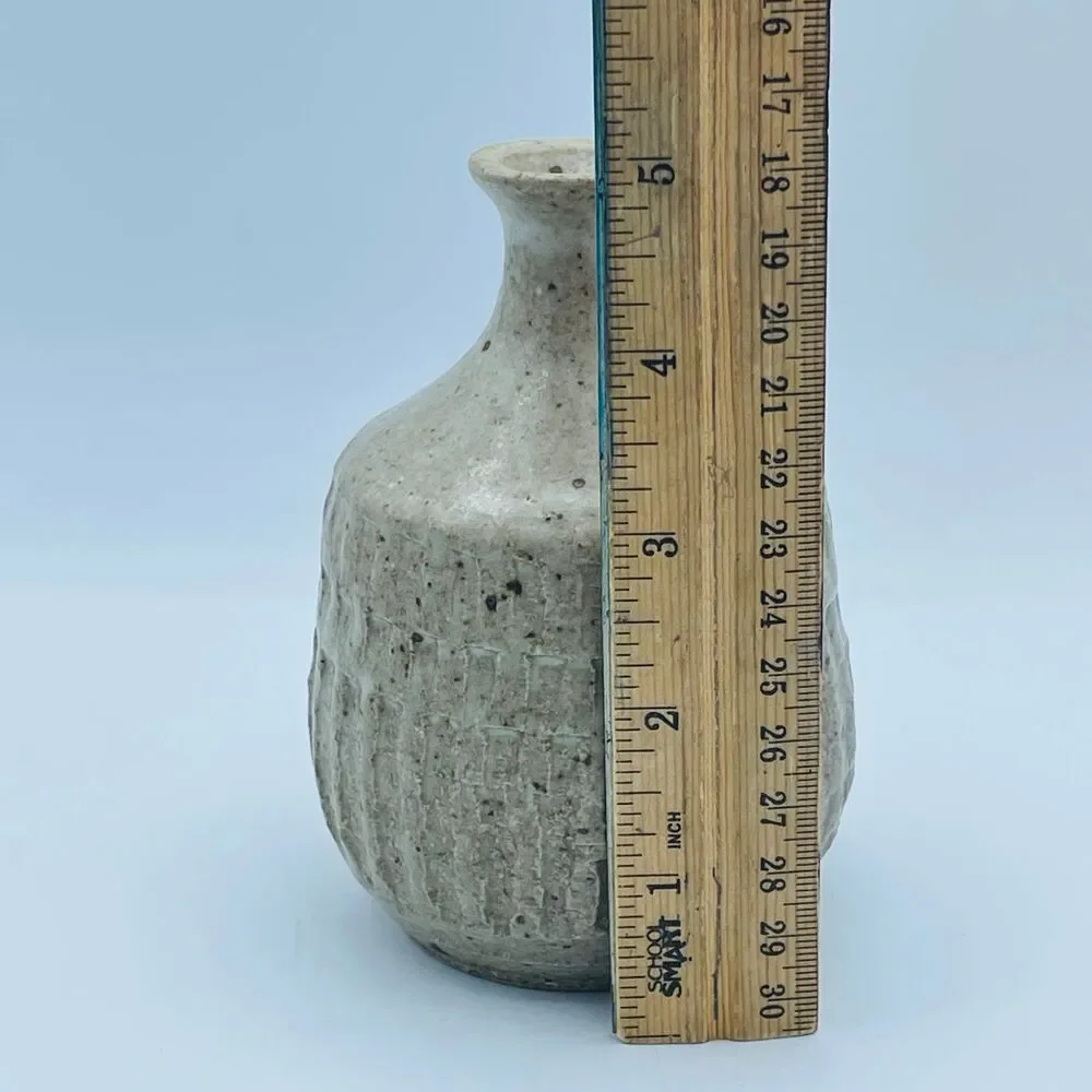 Vintage Signed Studio Pottery Vase Speckled Fluted Carved Texture Brutalist 5